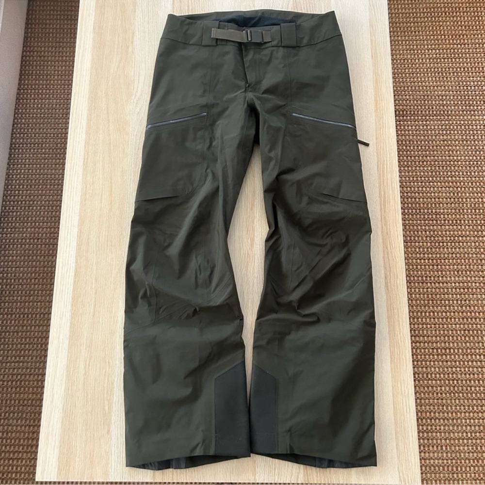Women’s Arc'teryx Dark green ski/ snowboard pants